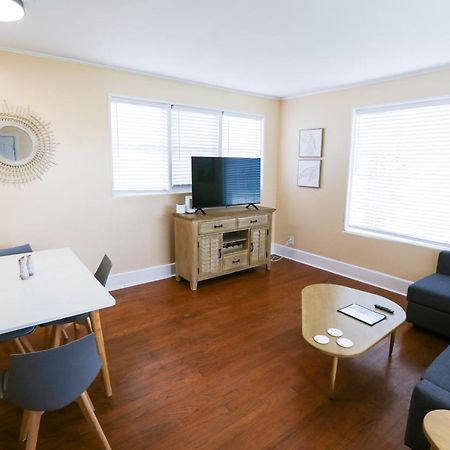 Centrally Located Efficiency One Mile To The Beach! Джэксонвилл-Бич Экстерьер фото
