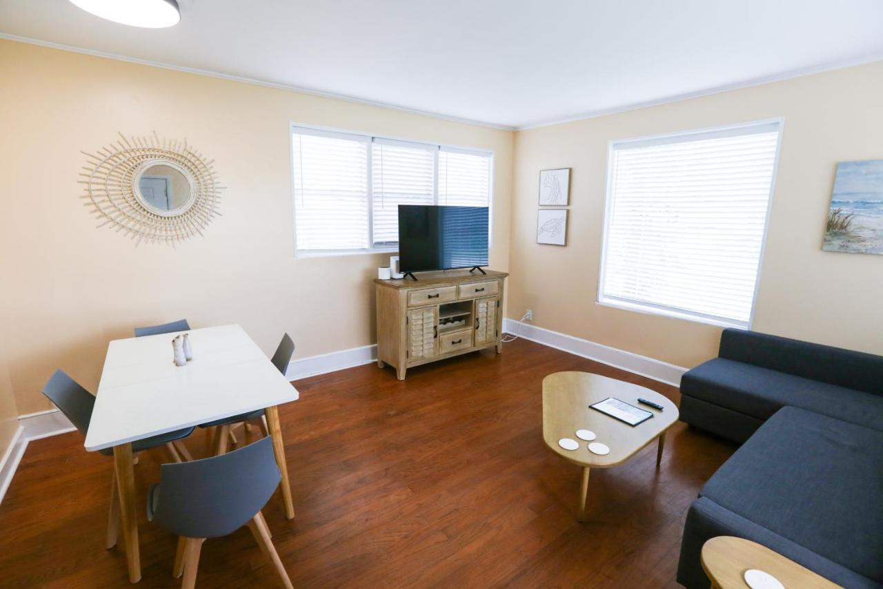Centrally Located Efficiency One Mile To The Beach! Джэксонвилл-Бич Экстерьер фото