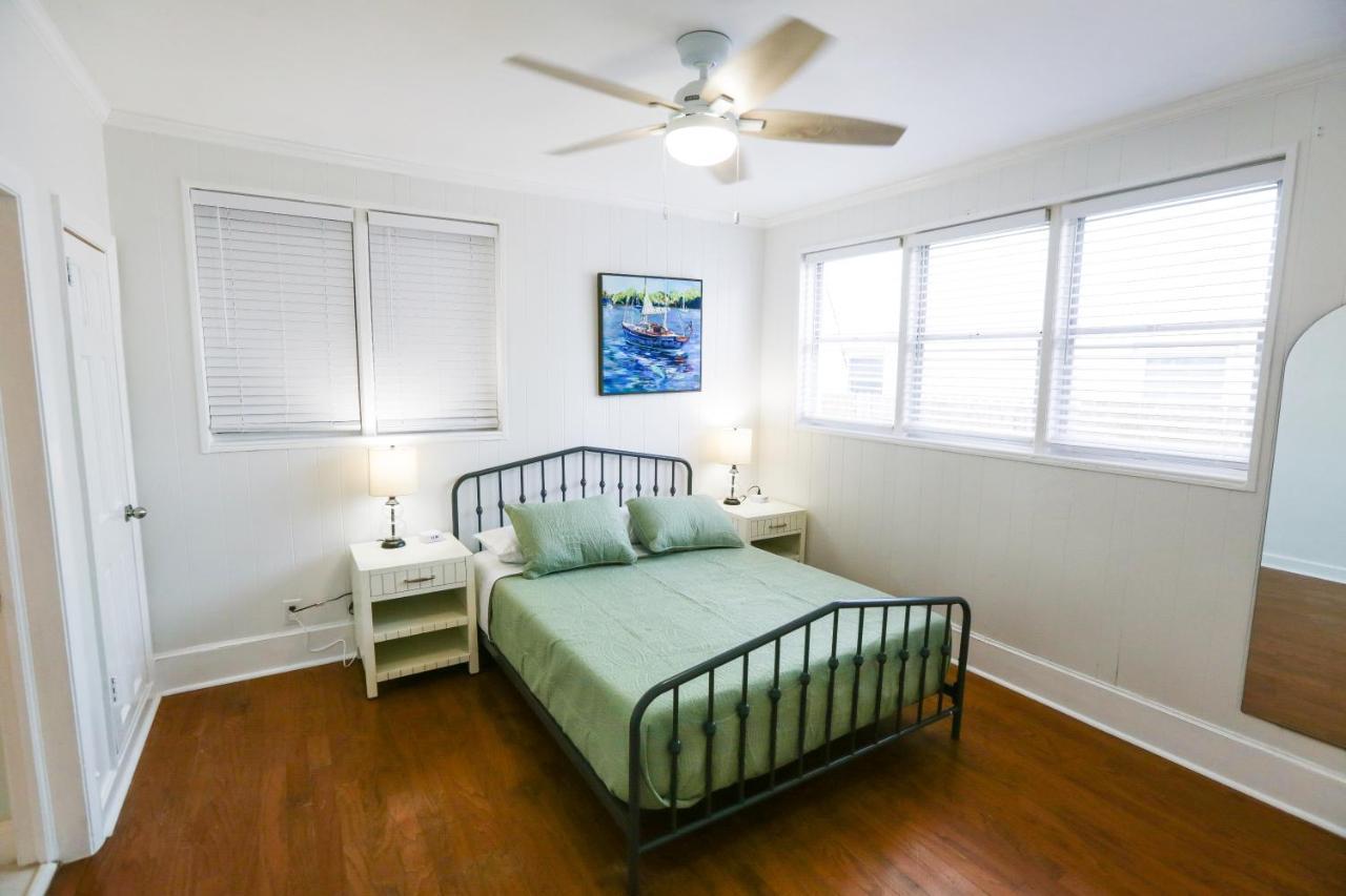 Centrally Located Efficiency One Mile To The Beach! Джэксонвилл-Бич Экстерьер фото
